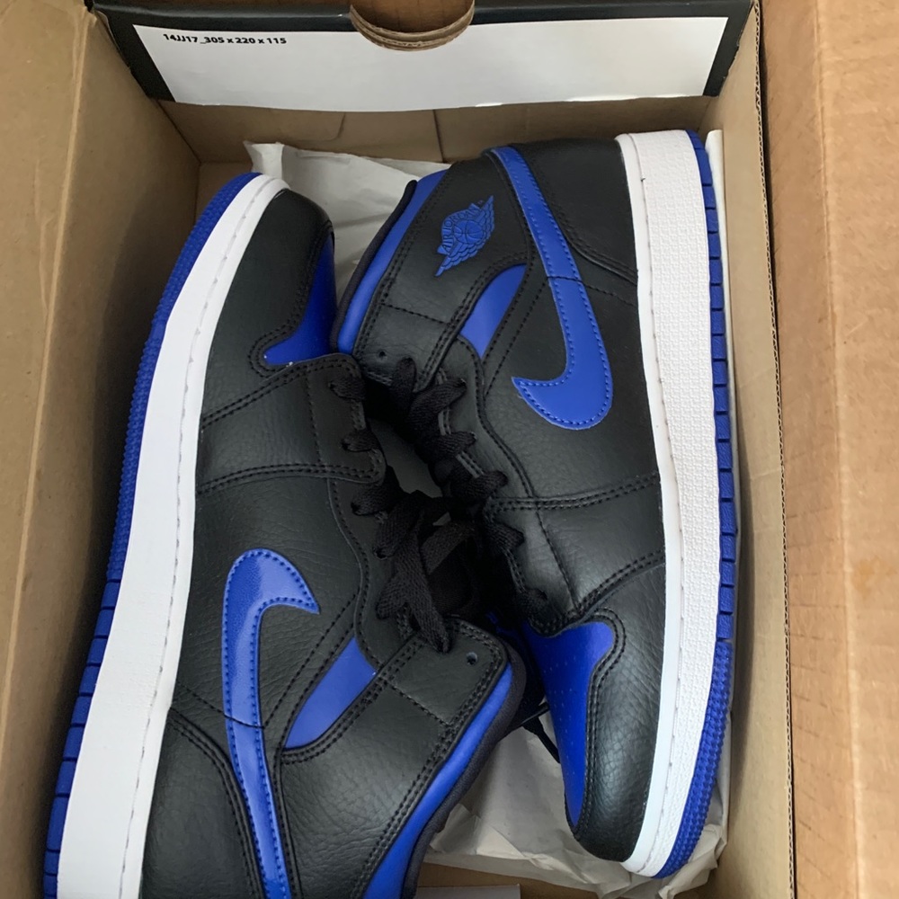 Air Jordan 1 Mid Royal Blue